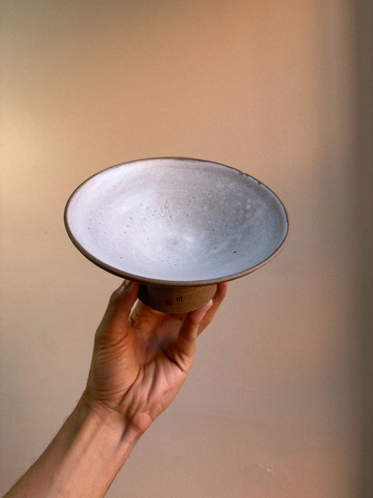 pedestal smuge holder