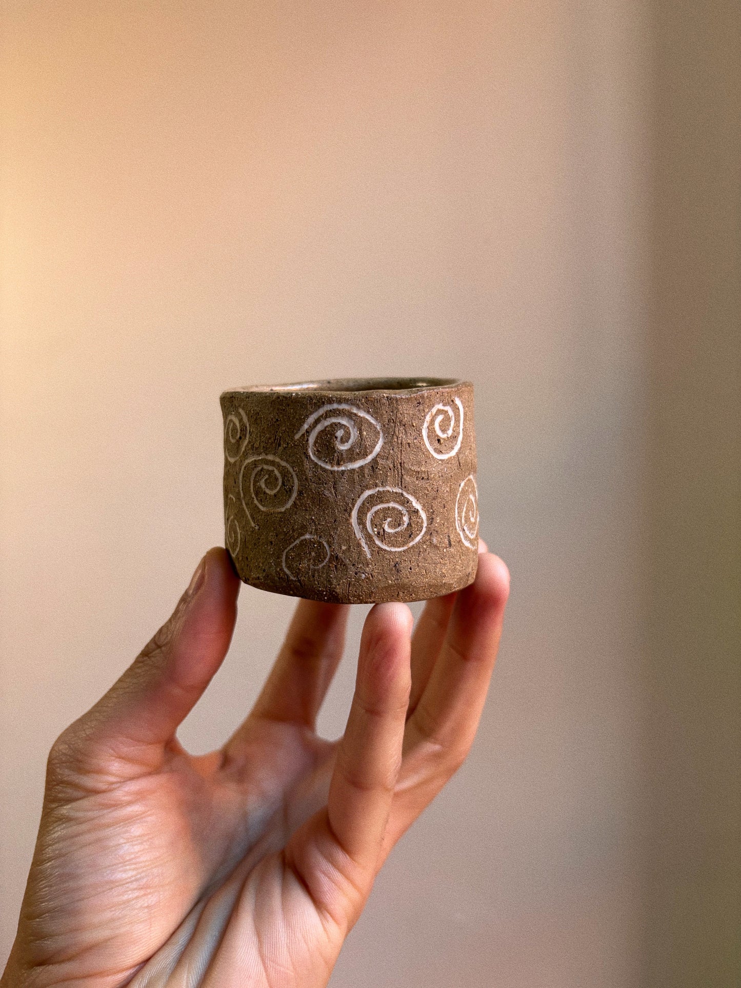 small cup/smuge holder