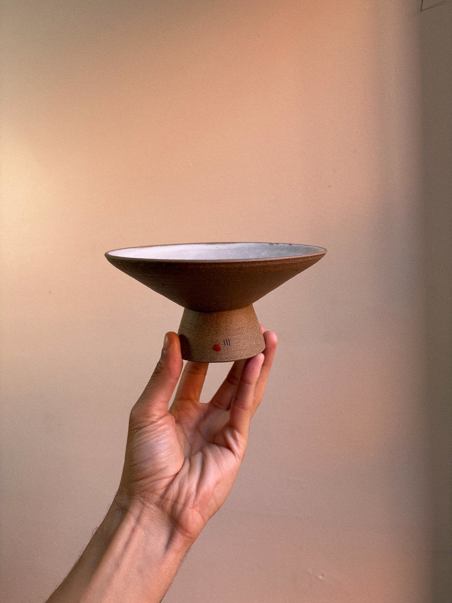 pedestal smuge holder