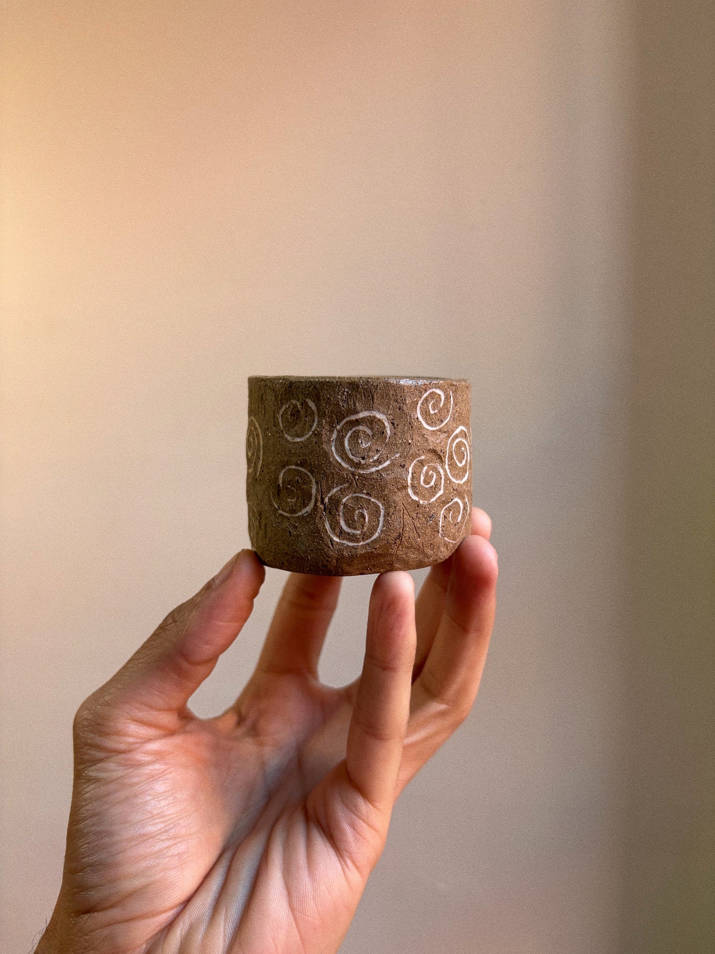 small cup/smuge holder