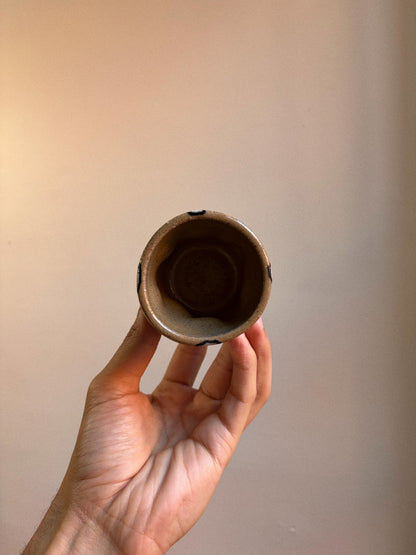 small cup/smuge holder